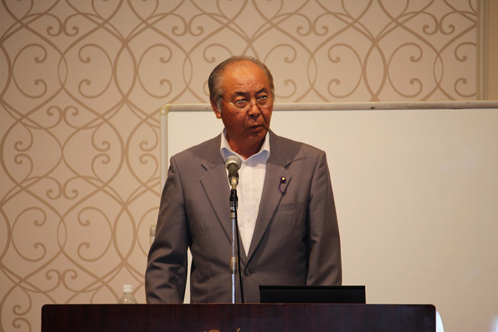 挨拶をする大澤会長